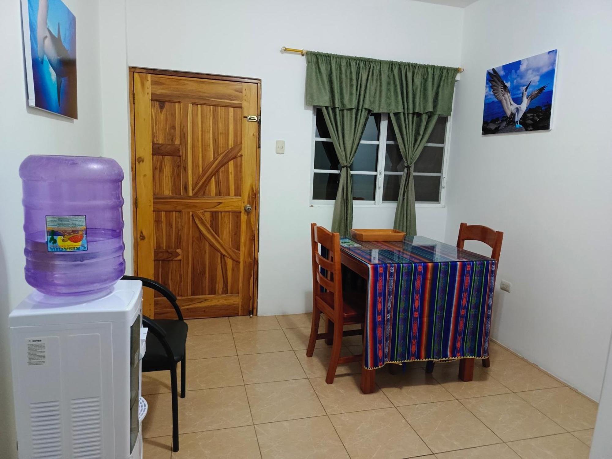 Teresita'S House Suites Con Cocina Privada Puerto Baquerizo Moreno Kültér fotó