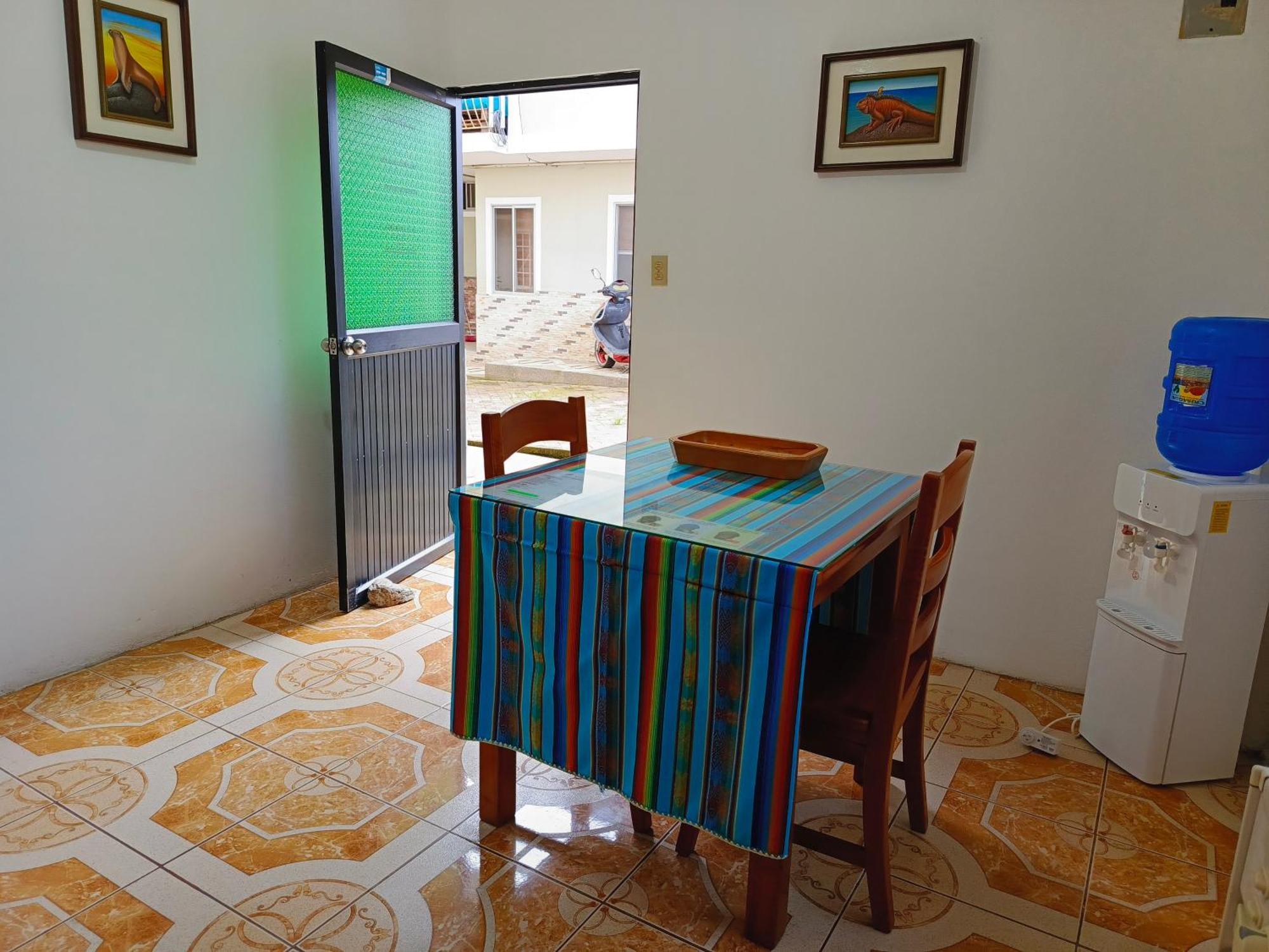 Teresita'S House Suites Con Cocina Privada Puerto Baquerizo Moreno Kültér fotó